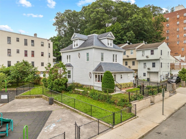 610 Van Cortlandt Park Ave, Yonkers, NY 10705 - exterior space featuring a gate