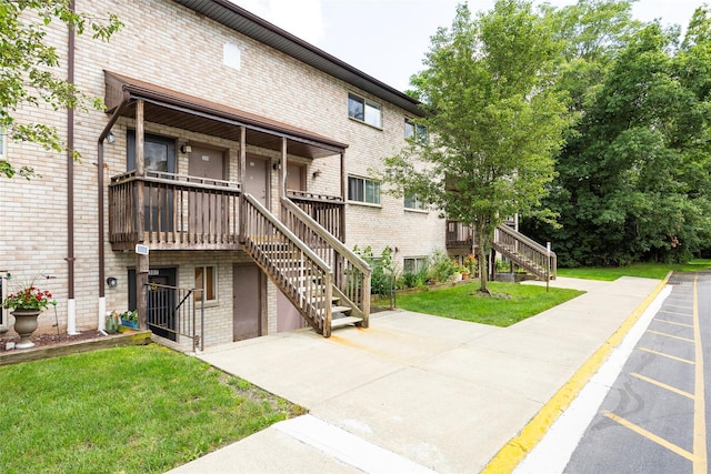 26Cooper Road 307, Poughkeepsie, NY 12603 - view of building exterior featuring stairway