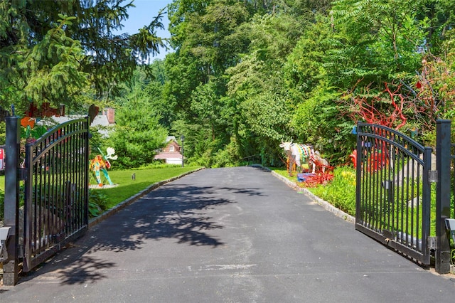 400 Beechmont Dr, New Rochelle, NY 10804 - view of road featuring a gate and a gated entry