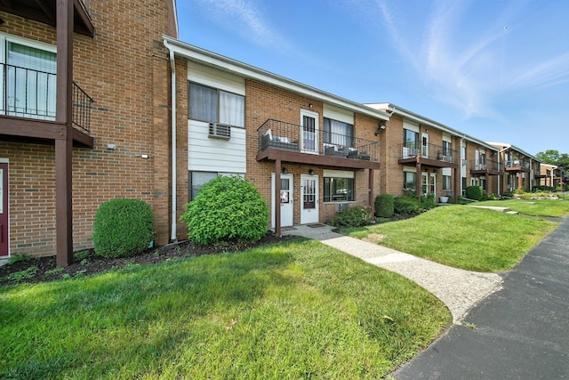 42 Inwood Rd, Middletown, NY 10941 - view of property featuring a residential view