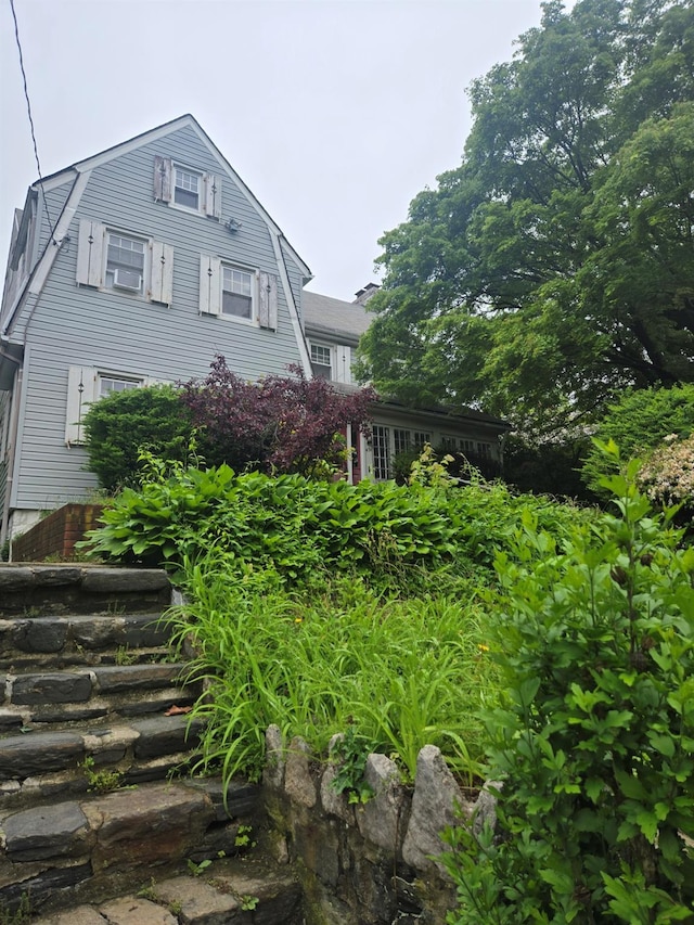 431 E Sidney Ave, Mount Vernon, NY 10553 - view of home's exterior featuring a gambrel roof
