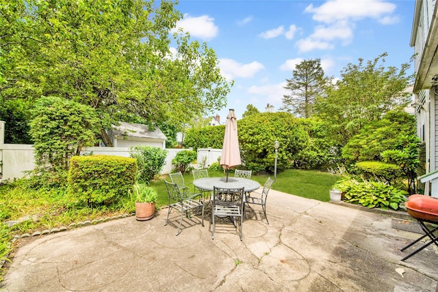 431 E Sidney Ave, Mount Vernon, NY 10553 - view of patio / terrace featuring outdoor dining space
