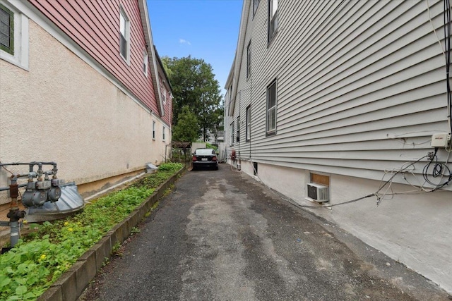 317 Hawthorne Ave, Yonkers, NY 10705 - view of side of property