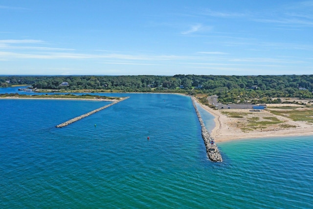 965 Breakwater Rd, Mattituck, NY 11952 - bird's eye view of a nearby body of water