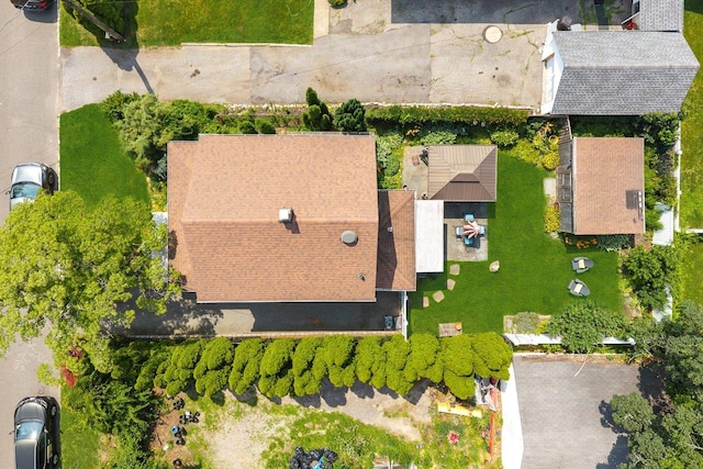 19 Russell St, Roslyn Heights, NY 11577 - drone / aerial view