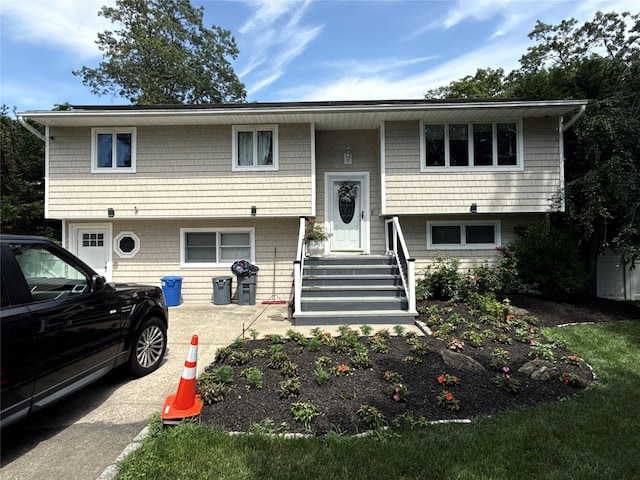 2389 Chestnut Ave, Ronkonkoma, NY 11779 - photo 1