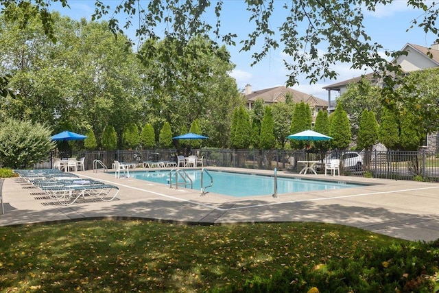 26 N De Baun Ave Unit 303, Suffern, NY 10901 - community pool with a patio area