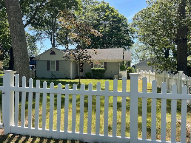 985 Ostrander Ave, Riverhead, NY 11901 - view of front of home featuring a fenced front yard