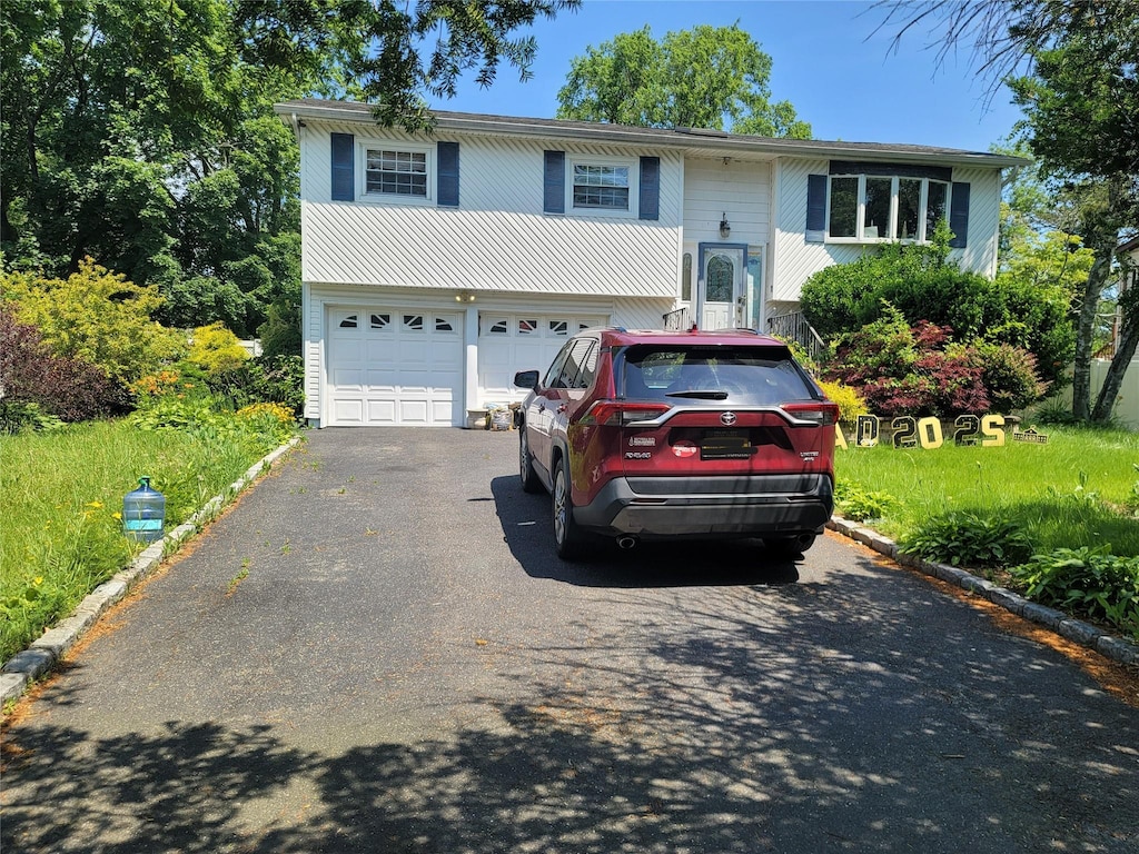 153 Cocoanut St, Brentwood, NY 11717 - photo 1