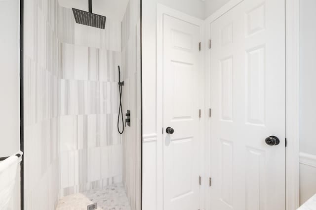 2 Danby Pl, Yonkers, NY 10710 - bathroom featuring tiled shower