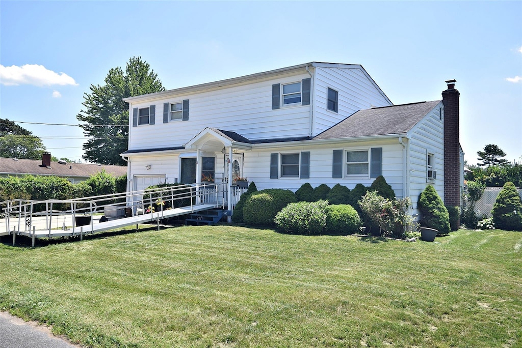 542 Outlook Ave, West Babylon, NY 11704 - photo 1