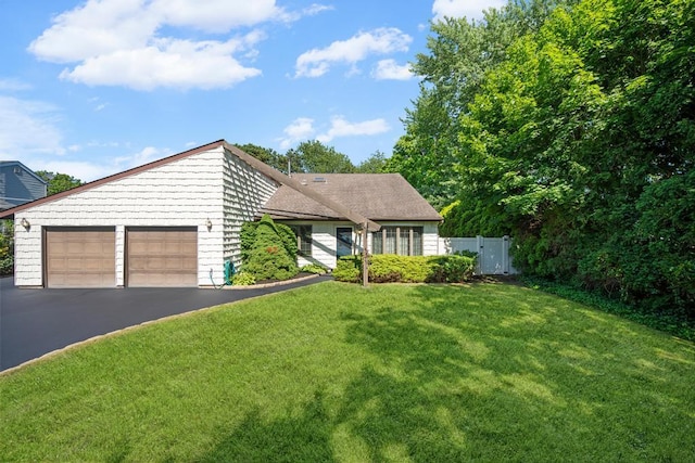25 Nantucket Dr, Medford, NY 11763 - photo 1