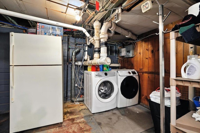 209 Venetian Blvd, Lindenhurst, NY 11757 - laundry room with washer and clothes dryer