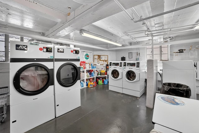 20 N Broadway Unit O-373, White Plains, NY 10601 - shared laundry featuring separate washer and dryer