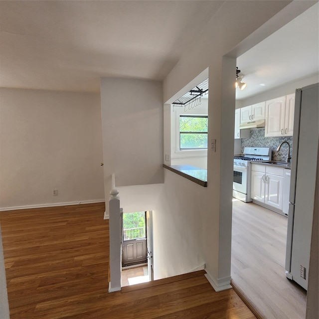 75-05 217th St Upper, Upper, Oakland Gardens, NY 11364 - photo 7