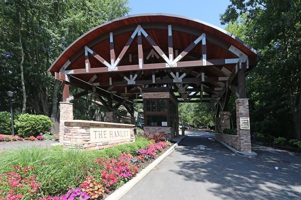 41 Carriage Ct, Jericho, NY 11753 - view of property's community