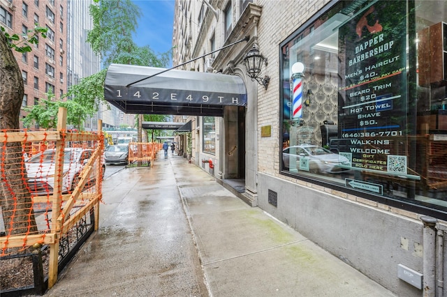 142 E 49th St Unit 4C, New York Manhattan, NY 10017 - view of home's community