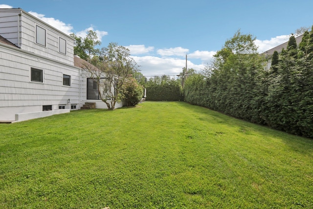 187 Thornbury Rd, Scarsdale, NY 10583 - view of grassy yard with entry steps
