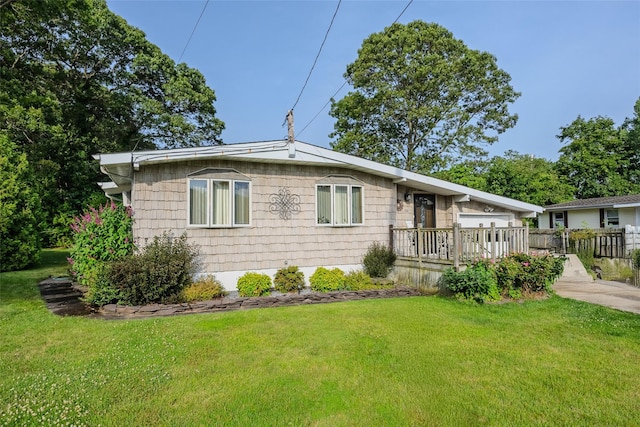 10 Jan Ct, Ronkonkoma, NY 11779 - view of front facade with a front lawn