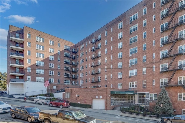 2 Bronxville Rd Unit 4L, Bronxville, NY 10708 - view of apartment building / complex