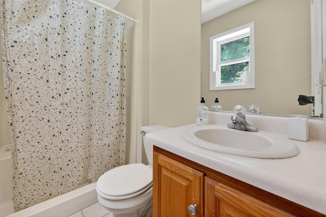 60 Palomino Pl, New Windsor, NY 12553 - bathroom featuring vanity and curtained shower