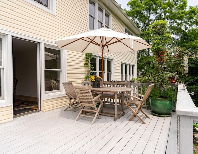 81 Seaview Ave, New Rochelle, NY 10801 - wooden deck with outdoor dining space