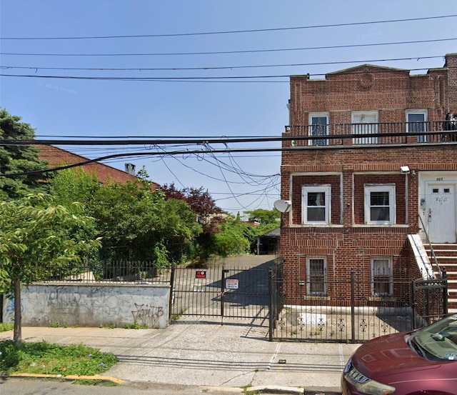 717 E 226th St, Bronx, NY 10466
