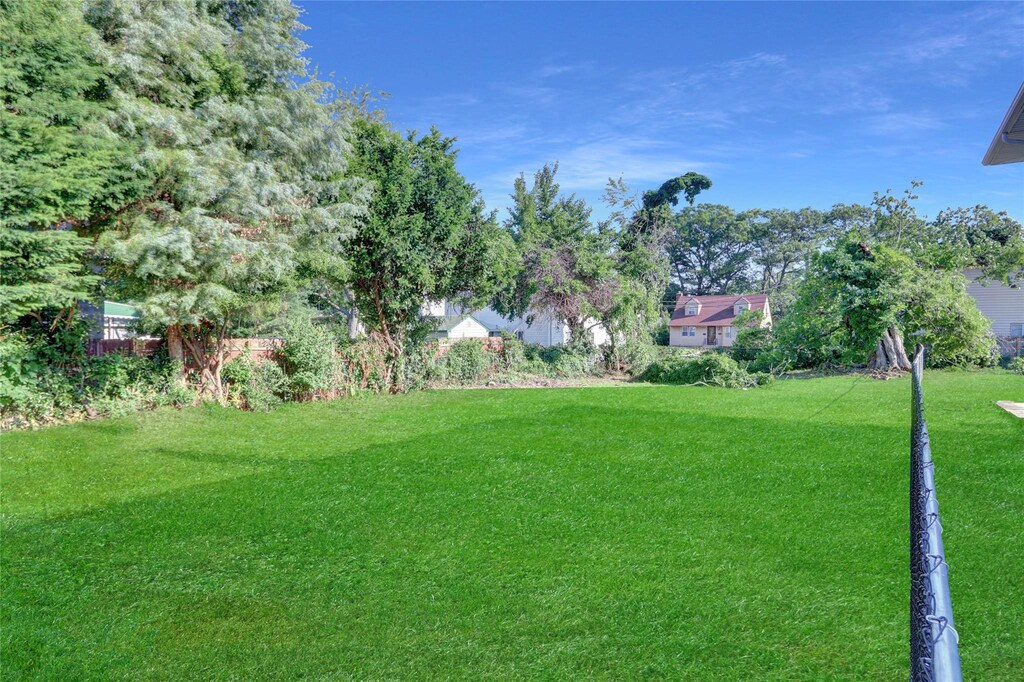0 Rhodes Ln, West Hempstead, NY 11552