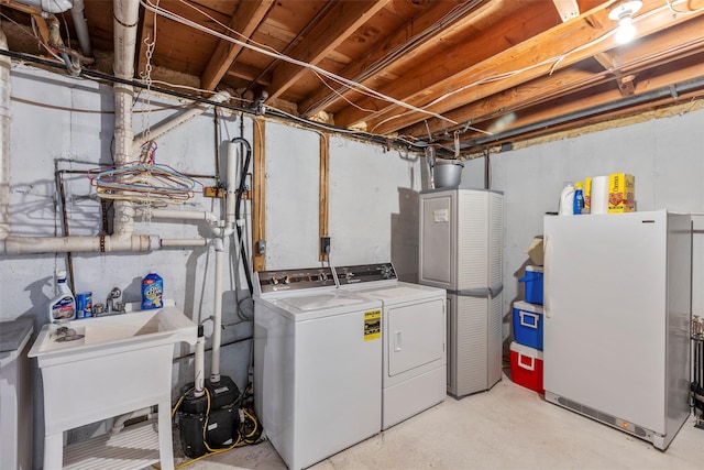 8 Braemer Rd, East Setauket, NY 11733 - laundry area featuring washing machine and dryer