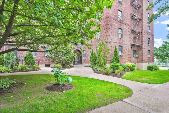 26-20 141st St Unit 2G, Flushing, NY 11354 - view of property featuring cooling unit