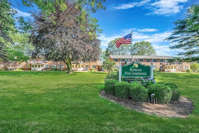 114 Jervis Ave Unit 114, Farmingdale, NY 11735 - view of property's community with a lawn