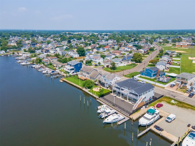 390 E Shore Rd, Lindenhurst, NY 11757 - photo 1
