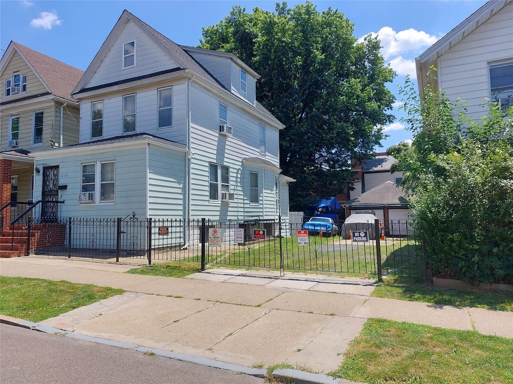 view of front of house with a fenced front yard