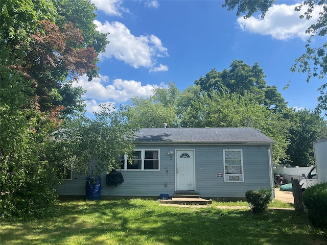 40 Bradley St, Brentwood, NY 11717 - bungalow featuring a front yard