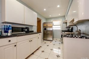252-14 82nd Rd, Bellerose, NY 11426 - photo 5