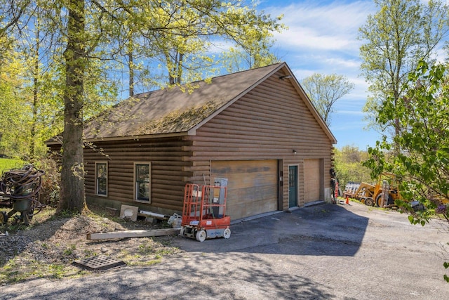 354 Sunset Hill Rd E, Fishkill, NY 12524 - garage featuring a garage