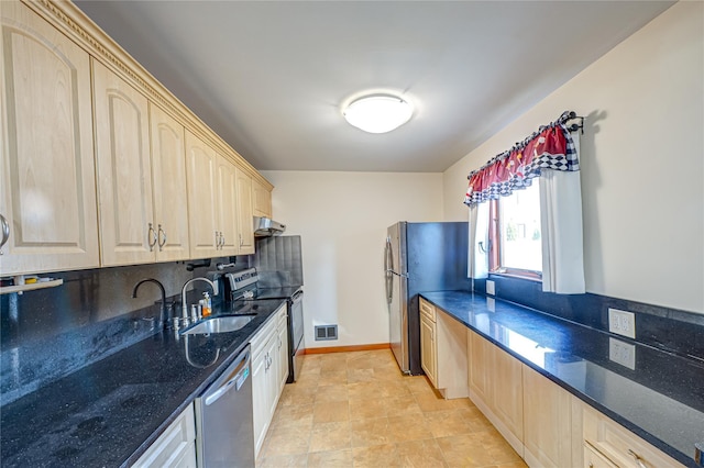 1037 N Niagara Ave, Lindenhurst, NY 11757 - photo 6