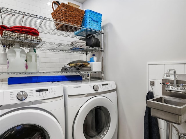 135 Washington Ave, Saugerties, NY 12477 - laundry area featuring washer and clothes dryer
