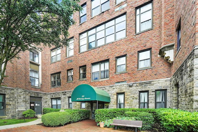 55 Mckinley Ave Unit D3-14, White Plains, NY 10606 - view of building exterior