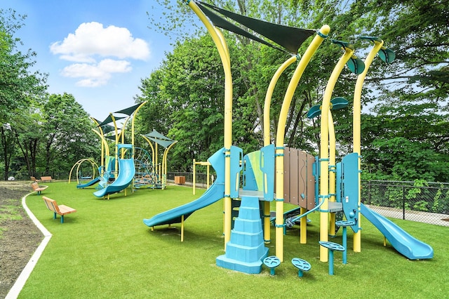 55 Mckinley Ave Unit D3-14, White Plains, NY 10606 - view of community play area