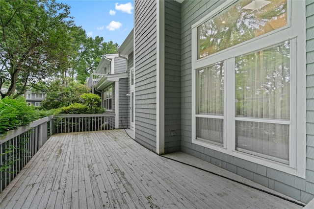 63 Sutton Pl, Manhasset, NY 11030 - view of wooden terrace