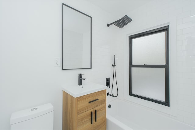 231 Macdougal St, Brooklyn, NY 11233 - full bath featuring vanity and  shower combination
