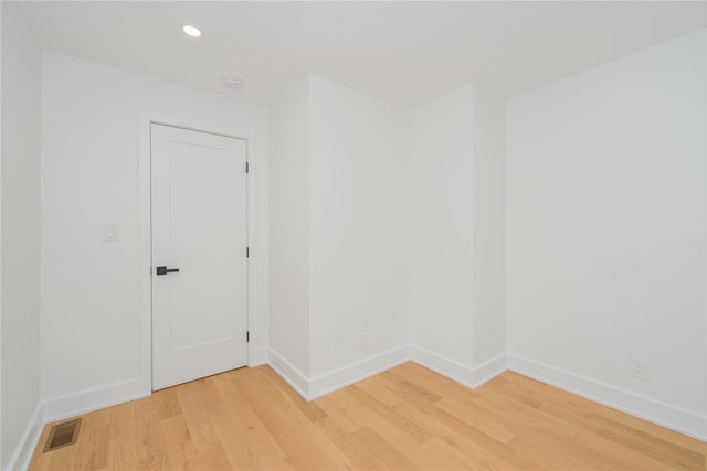 231 Macdougal St, Brooklyn, NY 11233 - empty room featuring light wood-type flooring, recessed lighting, and a smoke detector