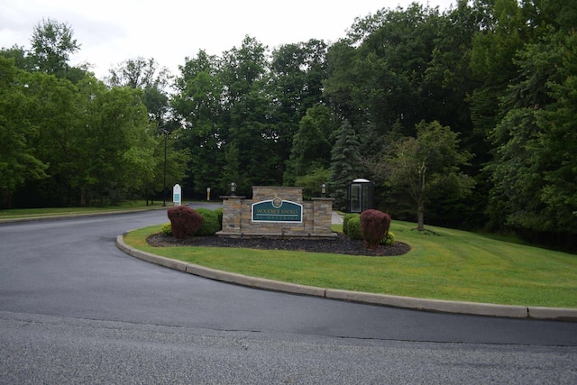 15 Cobblestone Ln, Middletown, NY 10940 - community / neighborhood sign featuring a lawn