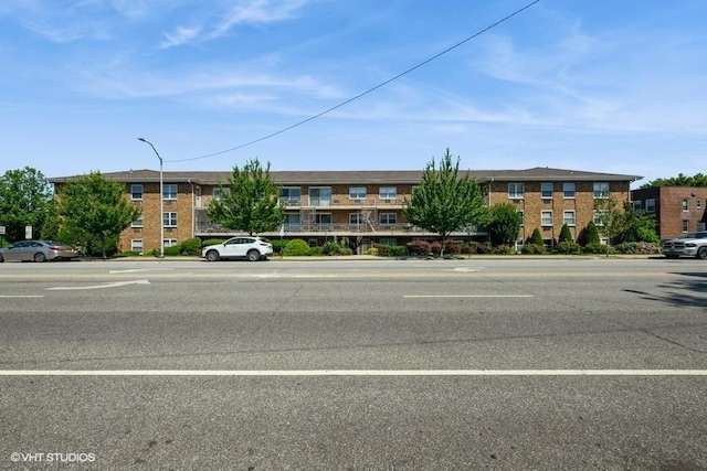 90 S Park Ave Unit B17, Rockville Centre, NY 11570 - photo 2