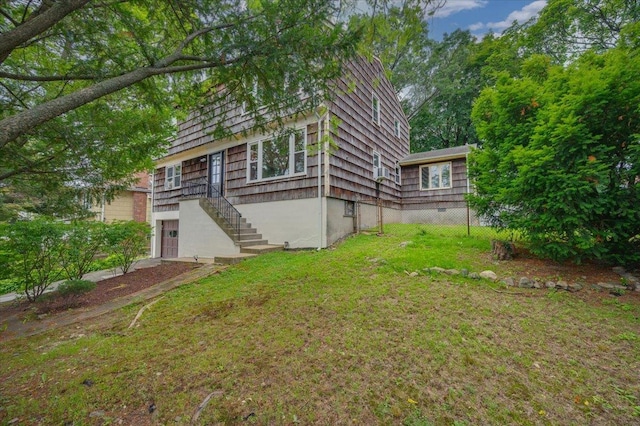 32 Brady Ave, New Rochelle, NY 10805 - back of property featuring stairway