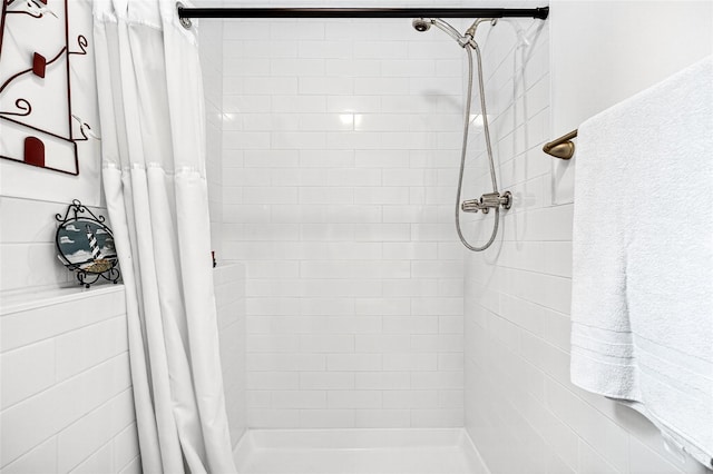 408 Bull Rd, Rock Tavern, NY 12575 - full bathroom featuring a tile shower