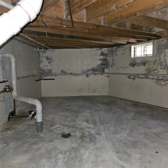 1754 Givan Ave, Bronx, NY 10469 - view of below grade area