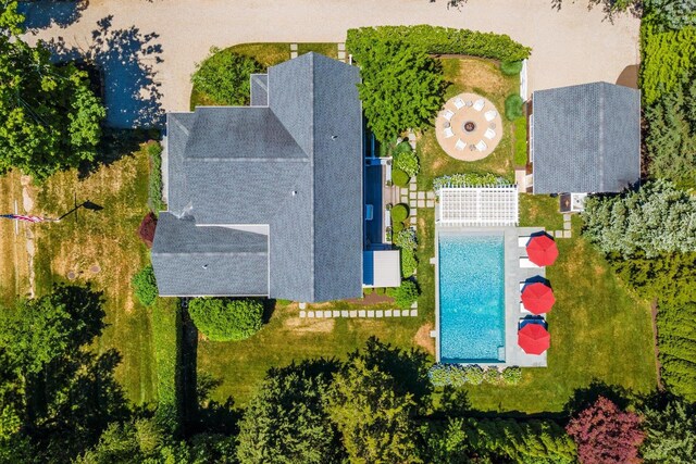 12 Terry Dr, Shelter Island, NY 11964 - view of subject property featuring a pool