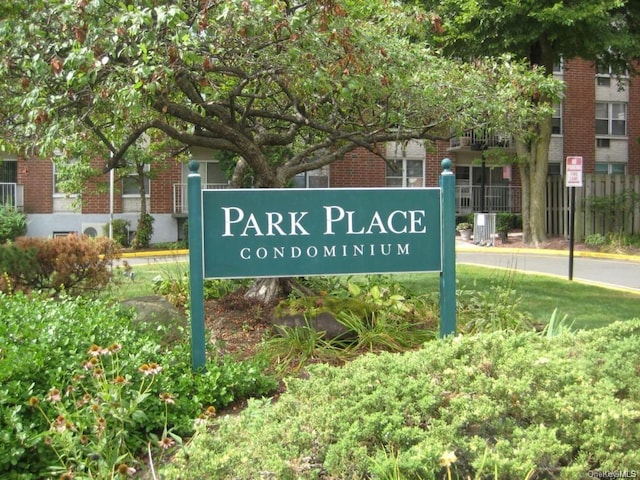35 Park Ave Unit 2T, Suffern, NY 10901 - view of community sign